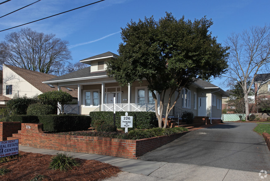 226 Baldwin Ave, Charlotte, NC for lease - Primary Photo - Image 1 of 8