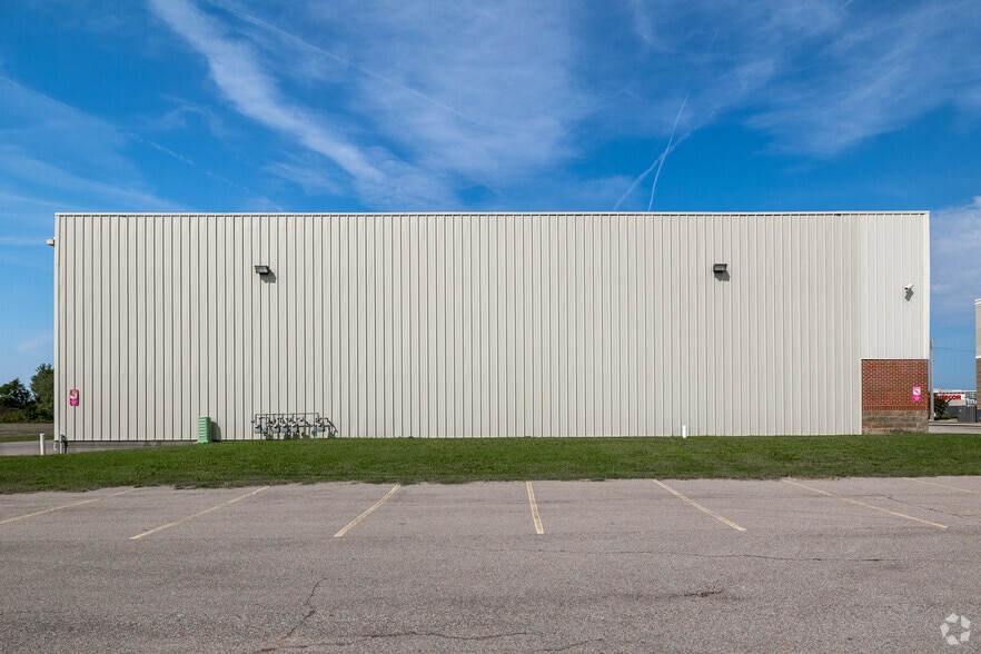 9809 E Orme St, Wichita, KS for lease - Building Photo - Image 3 of 7