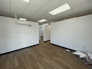 903 35th Ave, Long Island City, NY for lease Interior Photo- Image 1 of 9