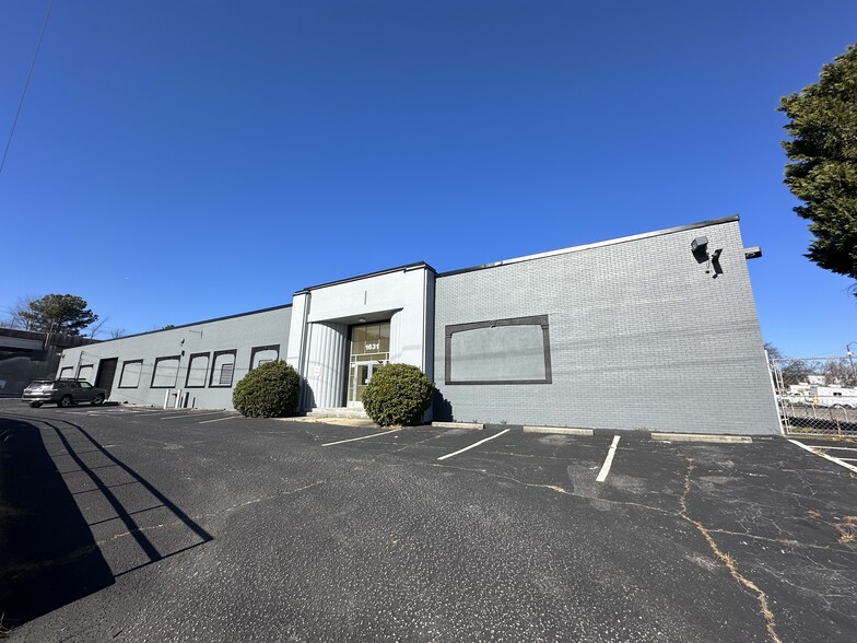 1631 Willingham Dr, East Point, GA for lease - Building Photo - Image 1 of 7