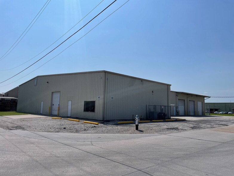 1235 Sams Ave, New Orleans, LA for lease - Building Photo - Image 2 of 9