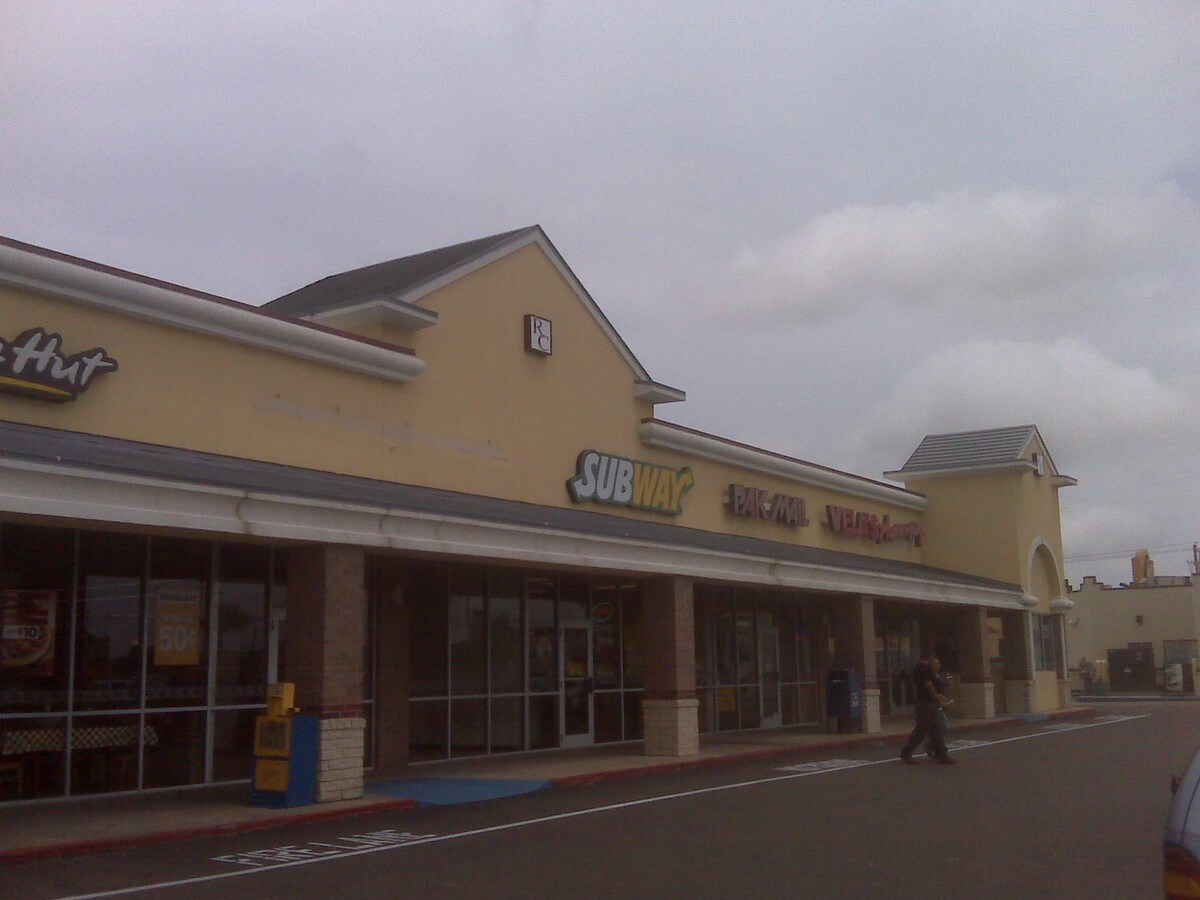 2000 S McColl Rd, McAllen, TX 78503 - Ridge Crossing Shopping Center
