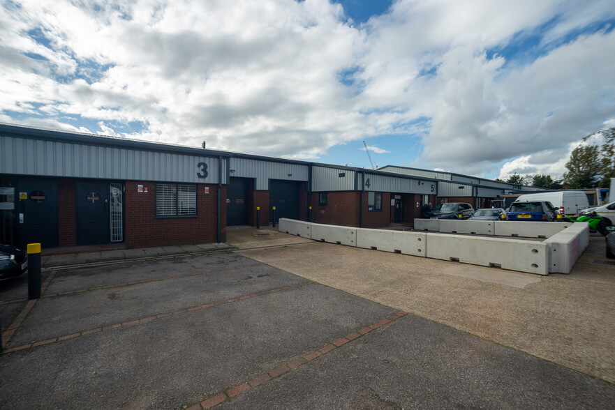 Chesterfield Way, Hayes for lease - Building Photo - Image 2 of 2