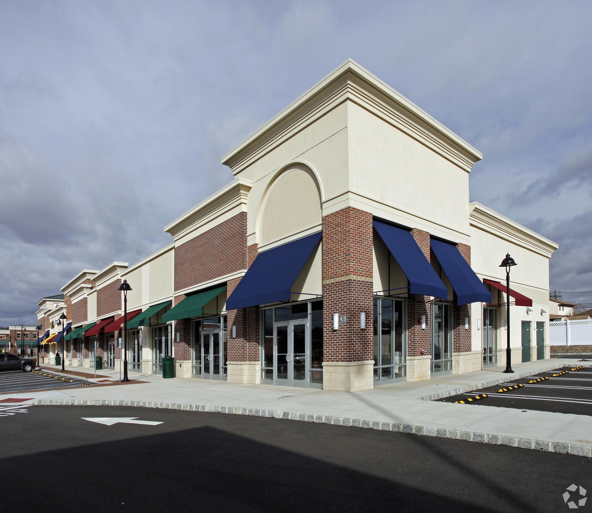 170172 Main St, Lodi, NJ 07644 Mid Towne Plaza