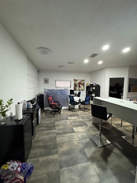 4081 S Access Rd, Englewood, FL for lease - Interior Photo - Image 3 of 6