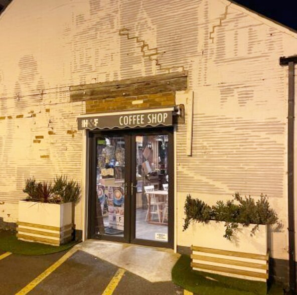 4 New Beetwell St, Chesterfield for lease - Building Photo - Image 2 of 2