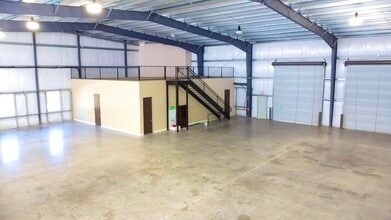 17543 Roberts Rd, Hockley, TX for lease Interior Photo- Image 2 of 2