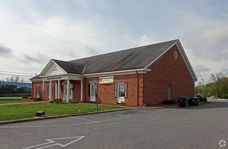 101 N Main St, Stanley, NC for sale - Primary Photo - Image 1 of 1