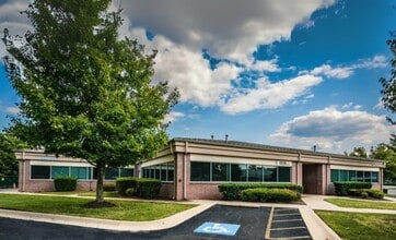1005 Beau Terre Dr, Bentonville, AR for lease Interior Photo- Image 1 of 10