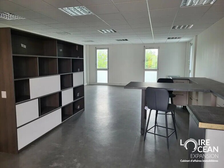 Office in Pornic for lease - Interior Photo - Image 1 of 4