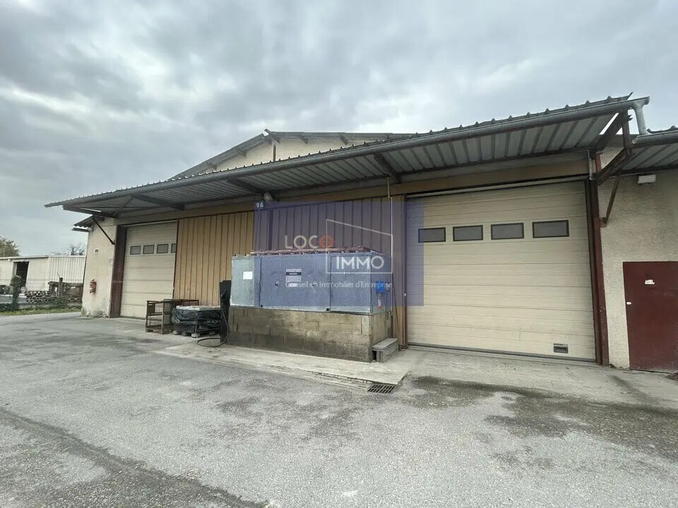 Flex in Pessac for lease Building Photo- Image 1 of 9