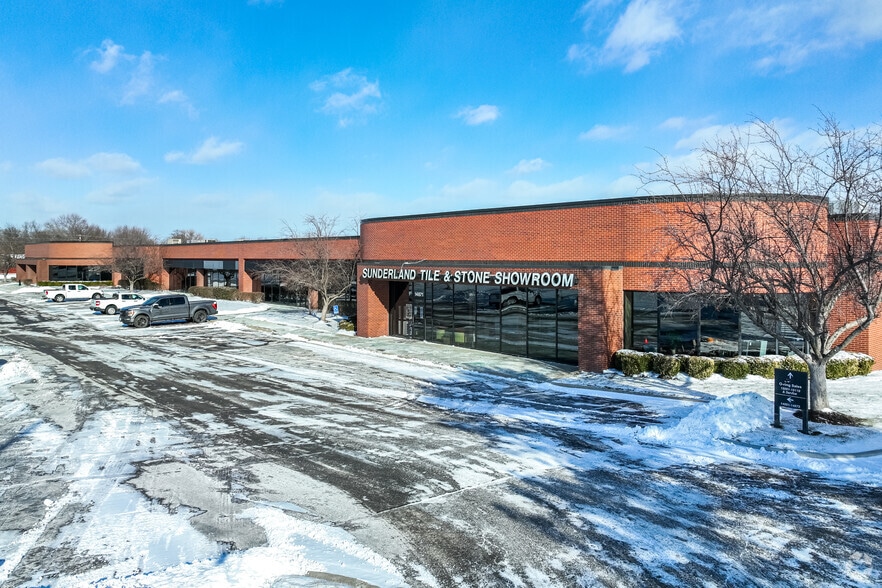 Lenexa Place portfolio of 2 properties for sale on LoopNet.com - Primary Photo - Image 1 of 2