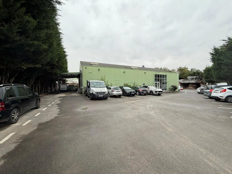 Flex in Saint-Michel-sur-Orge for sale - Building Photo - Image 3 of 9