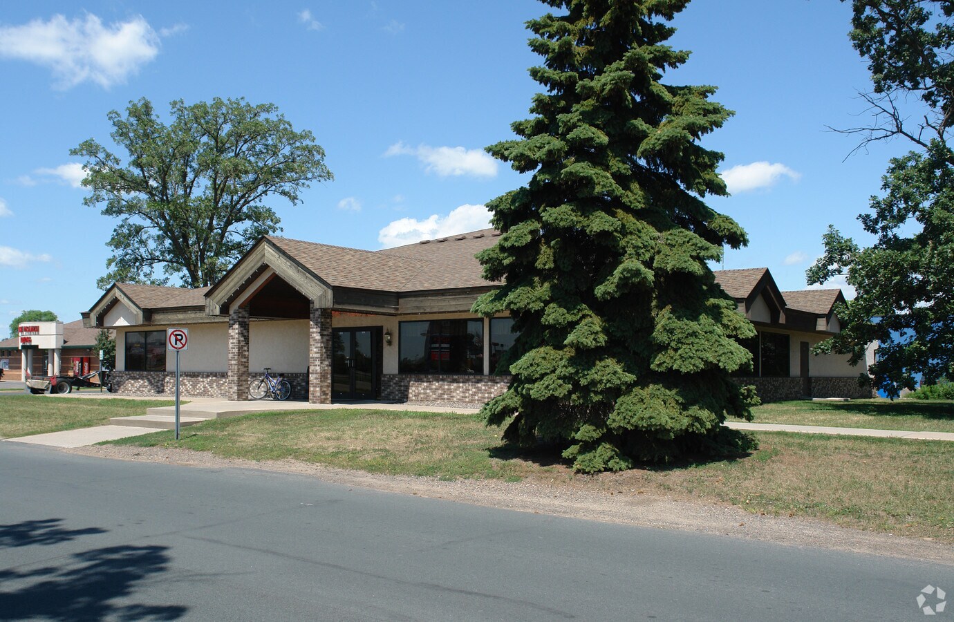 5896 Old Main St, North Branch, MN 55056