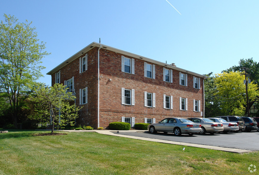 5830 N High St, Worthington, OH for lease - Primary Photo - Image 1 of 40