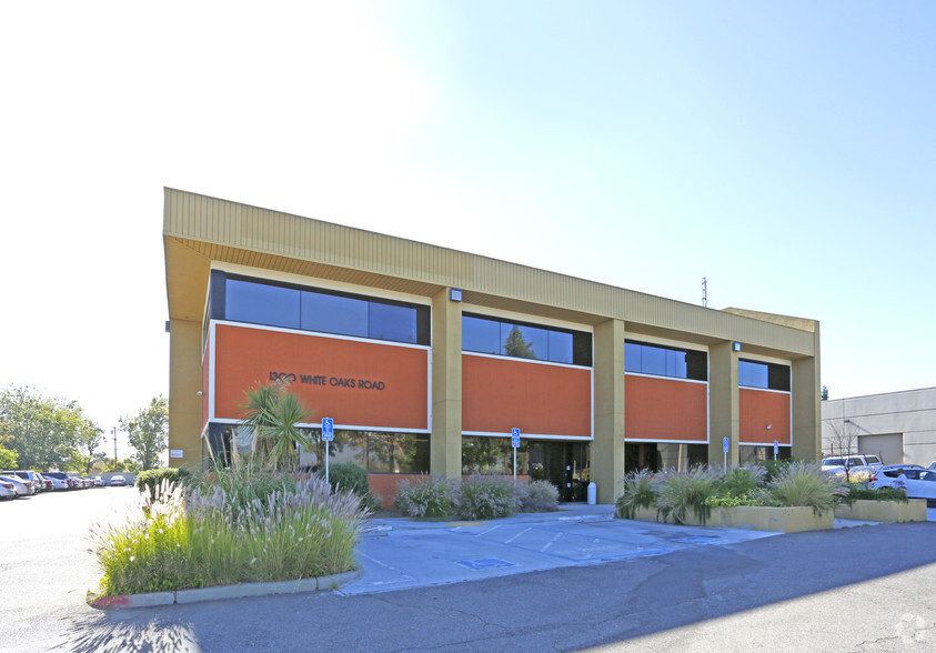 1300 White Oaks Rd, Campbell, CA for lease - Building Photo - Image 2 of 8