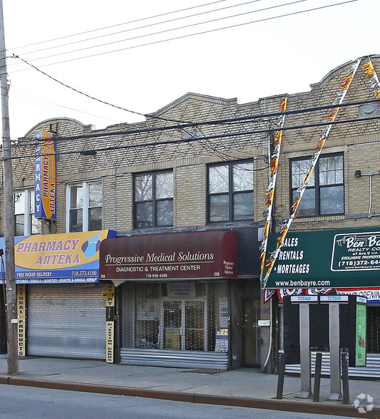 208 Avenue U, Brooklyn, NY for lease - Building Photo - Image 1 of 4