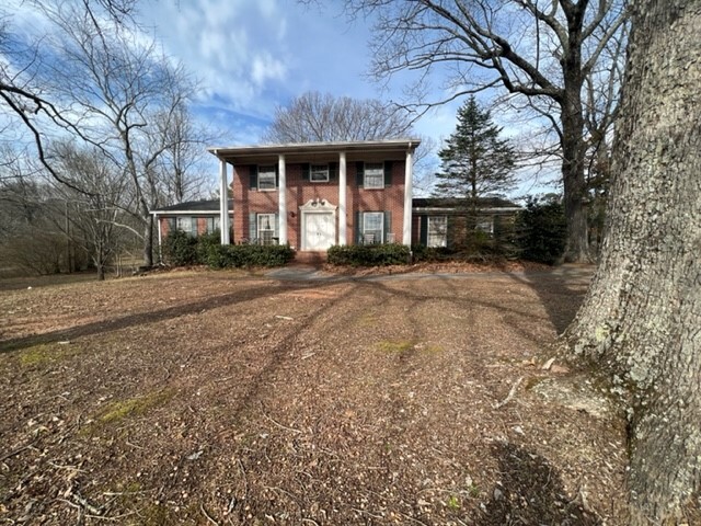 5637 Cumming Hwy and  5650 Old Cumming Rd, Sugar Hill, GA for sale - Building Photo - Image 1 of 3