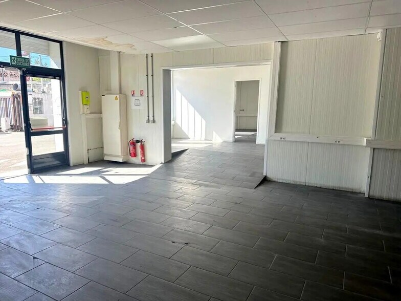 Flex in Argenteuil for lease - Interior Photo - Image 2 of 22