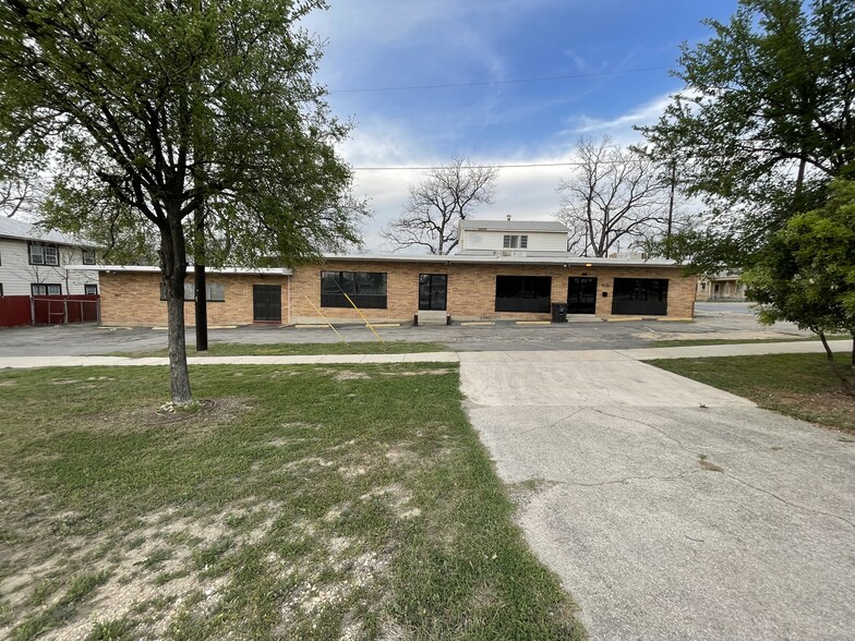 1631 N Interstate 35, San Antonio, TX for sale - Building Photo - Image 3 of 7