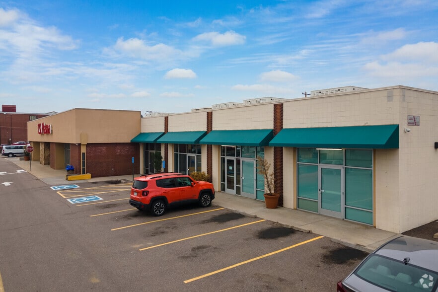 690 Peoria St, Aurora, CO for lease - Primary Photo - Image 1 of 3