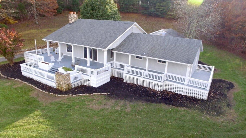 359 Vest Tannery Rd NE, Check, VA 24072