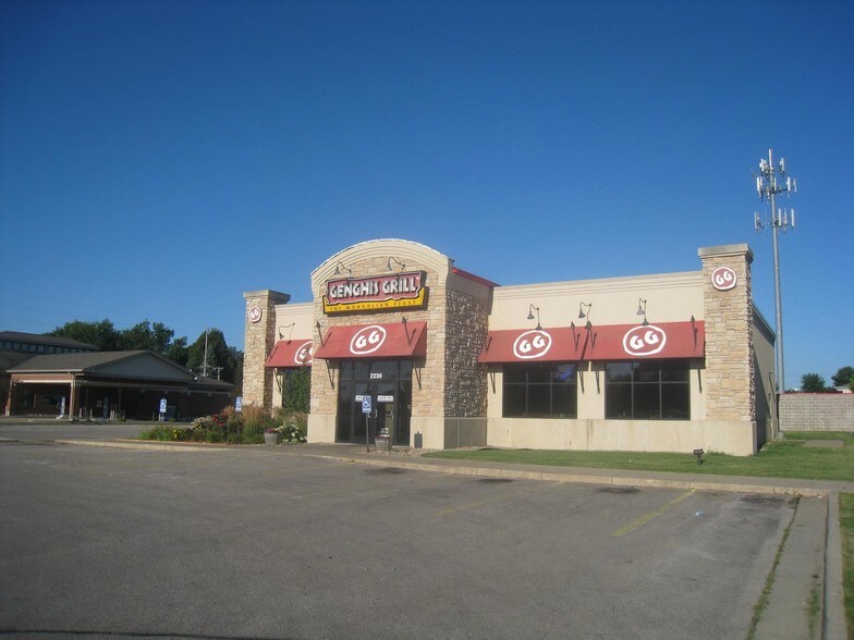 2230 Edgewood Rd SW, Cedar Rapids, IA for sale - Primary Photo - Image 1 of 1