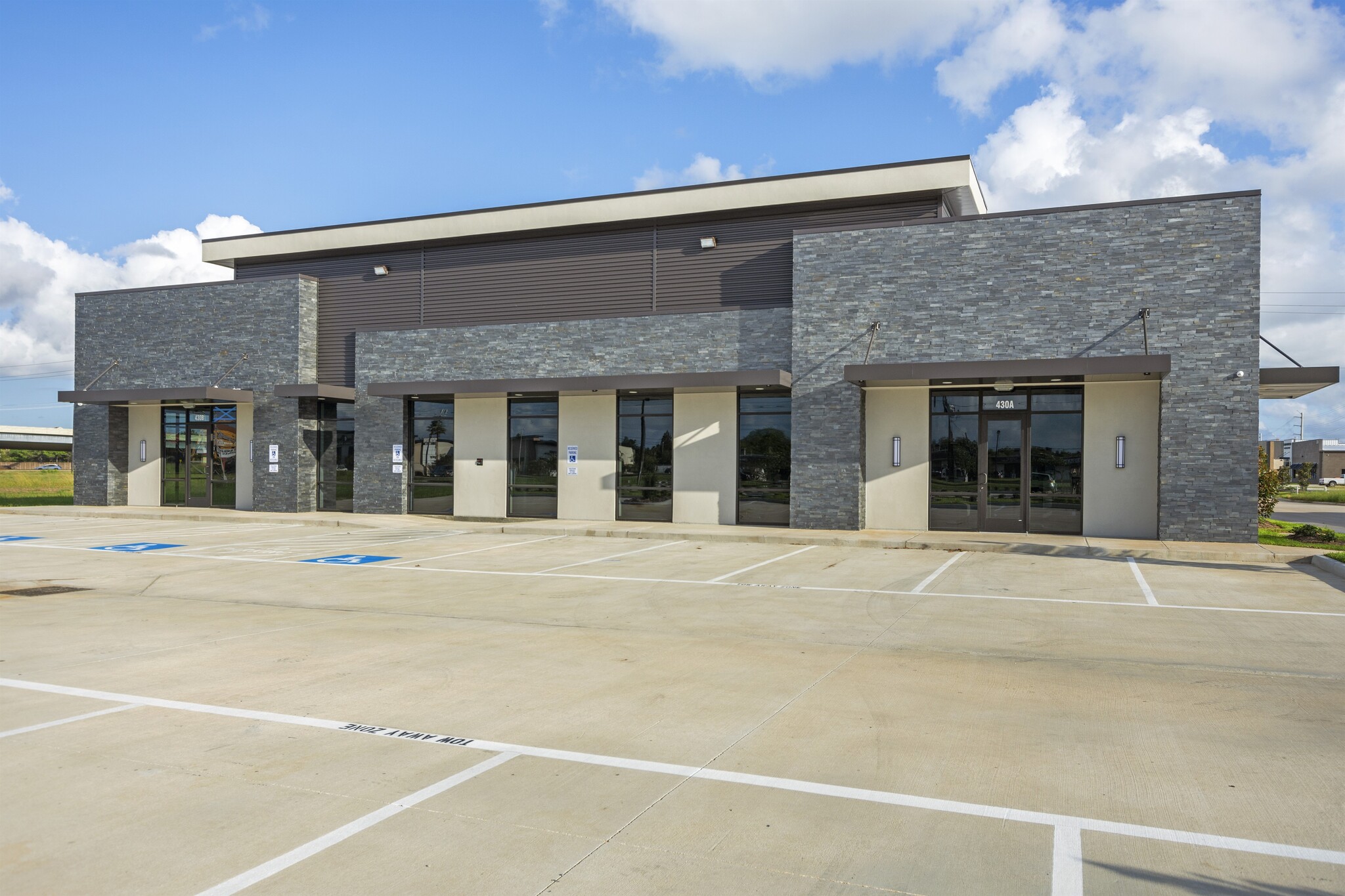 430 E Nasa Pky, Webster, TX for sale Primary Photo- Image 1 of 1