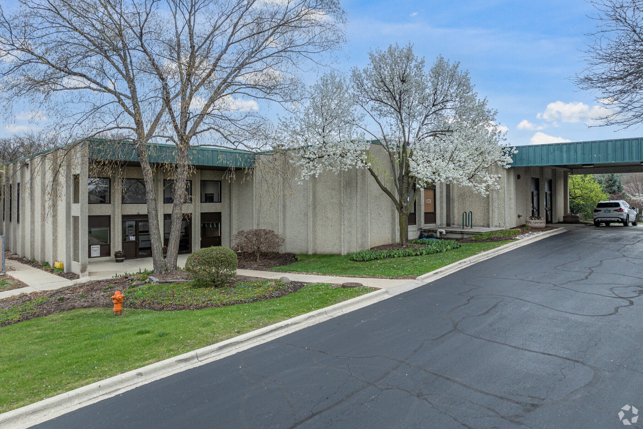 800 W 5th Ave, Naperville, IL for lease Building Photo- Image 1 of 13