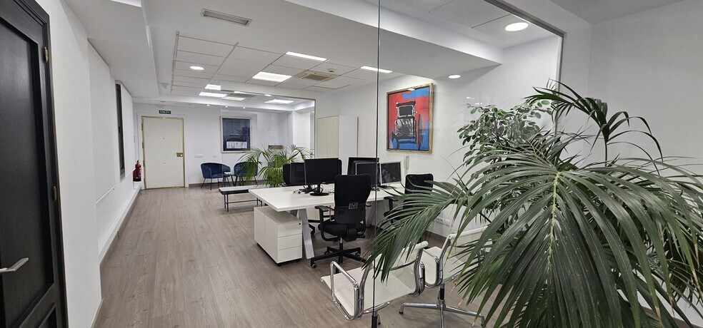 Office in Madrid, Madrid for lease - Interior Photo - Image 1 of 4