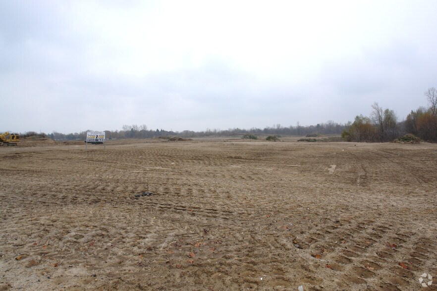 6801 W Saginaw Hwy, Lansing, MI for sale - Primary Photo - Image 1 of 1