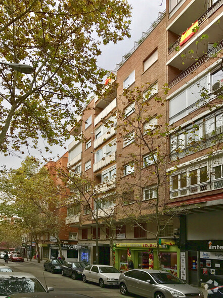 Calle Ramos Carrión, 4, Madrid, Madrid for lease - Building Photo - Image 1 of 2