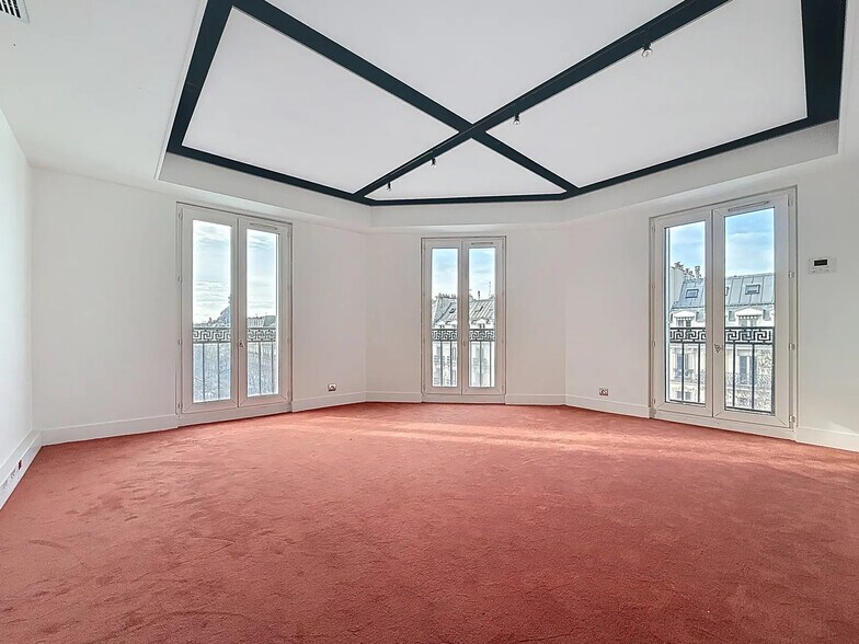 Office in Paris for lease - Interior Photo - Image 2 of 26