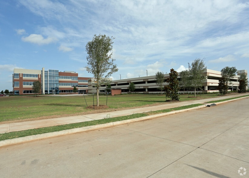 13905 University Blvd, Sugar Land, TX for sale - Building Photo - Image 3 of 14