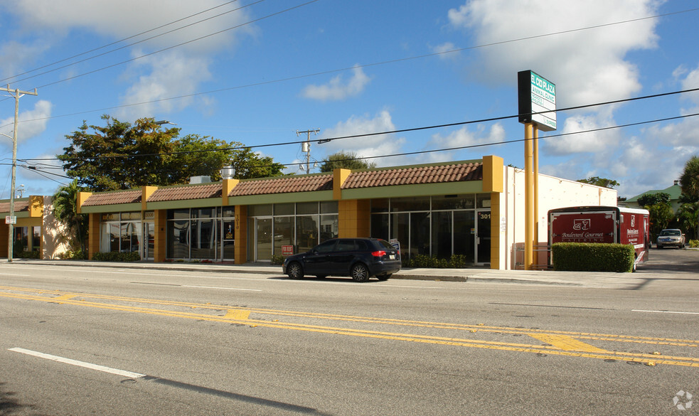 3008-3014 S Dixie Hwy, West Palm Beach, FL for lease - Primary Photo - Image 3 of 52