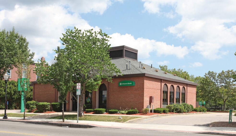 46 W Broad St, Pawcatuck, CT for sale - Building Photo - Image 1 of 1