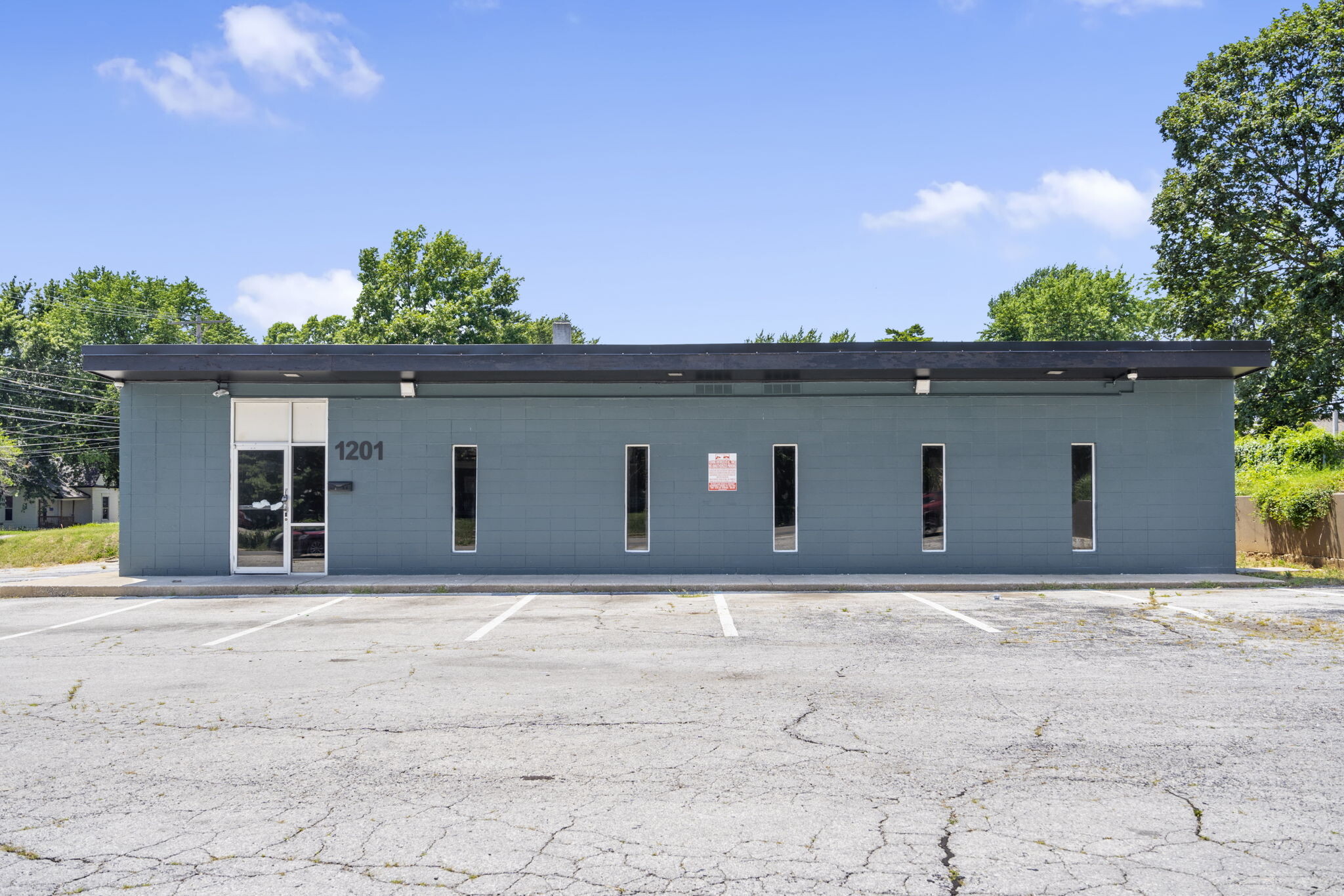 1201 Grant Ave, Springfield, MO for lease Primary Photo- Image 1 of 28