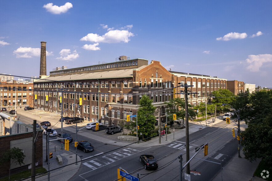 219 Dufferin St, Toronto, ON for lease - Primary Photo - Image 1 of 4