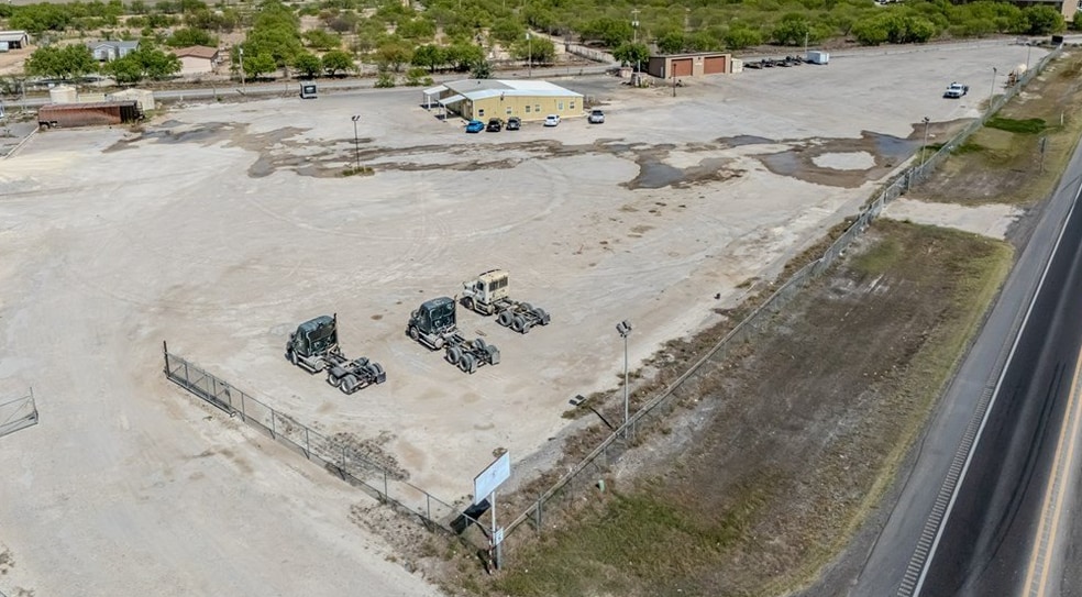 255 Loop 517, Carrizo Springs, TX for sale - Building Photo - Image 3 of 14