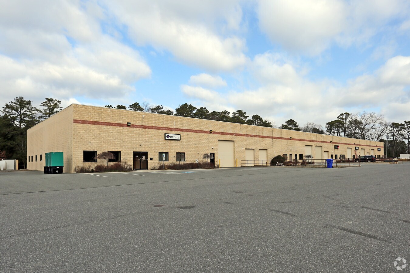 645 S Mill Rd, Absecon, NJ 08201