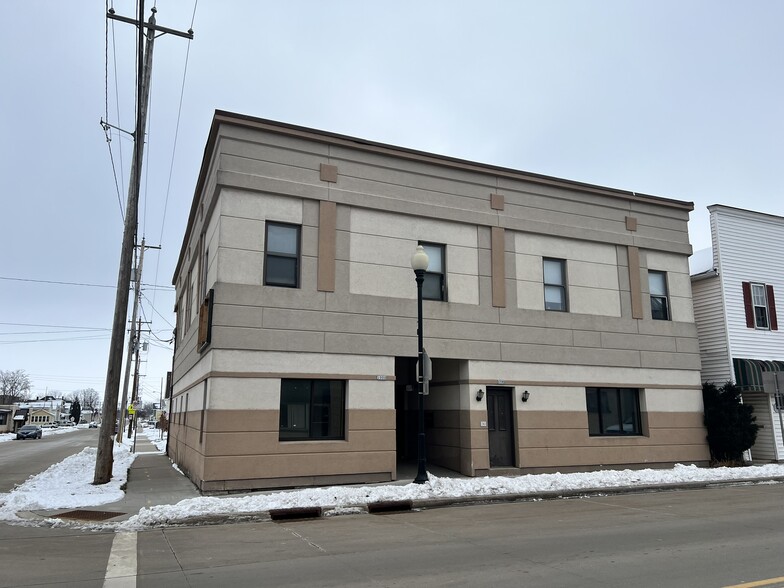 1000 Oregon St, Oshkosh, WI for sale - Building Photo - Image 1 of 1