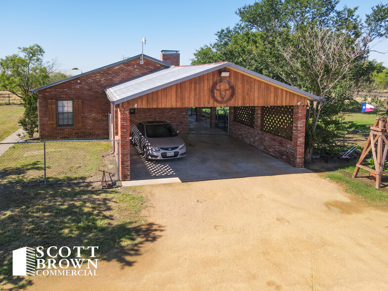 10935 Fm 1385, Pilot Point, TX for lease - Building Photo - Image 3 of 10