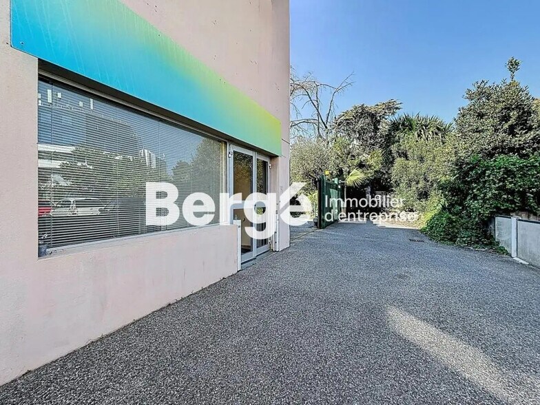 Office in Saint-Laurent-du-Var for lease - Building Photo - Image 1 of 10