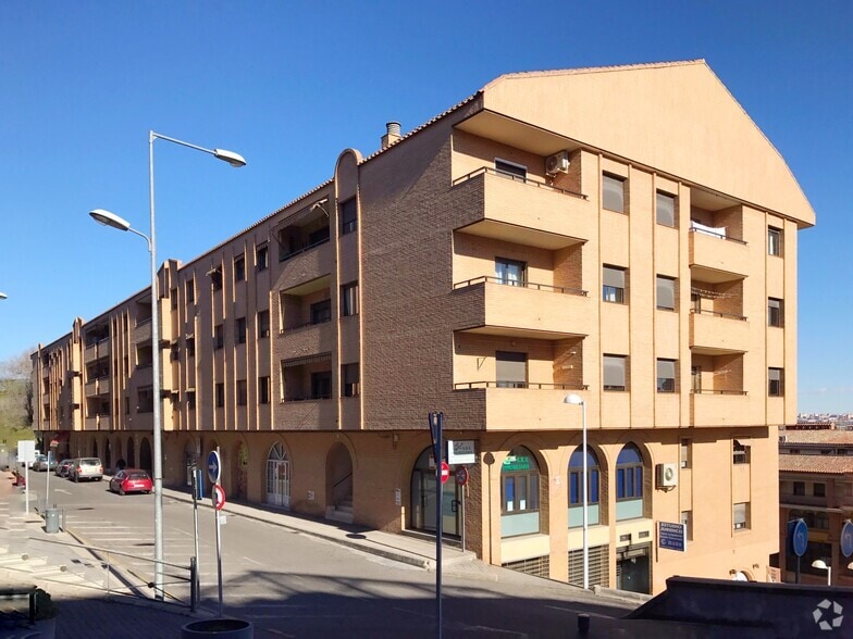 Office/Retail in Toledo, Toledo for lease - Building Photo - Image 1 of 1