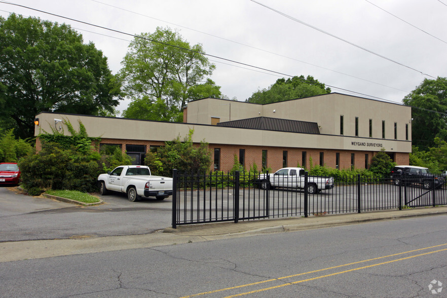 169 Oxmoor Rd, Birmingham, AL for lease - Primary Photo - Image 1 of 3