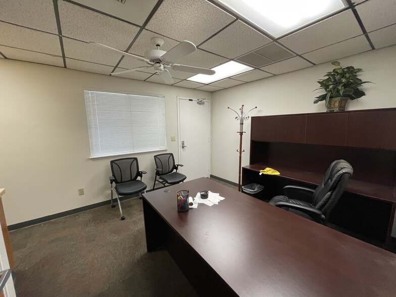 3807 Union Ave, Bakersfield, CA for lease - Interior Photo - Image 2 of 26