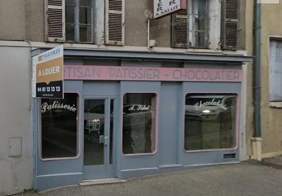 Retail in Francheville for lease Building Photo- Image 1 of 3