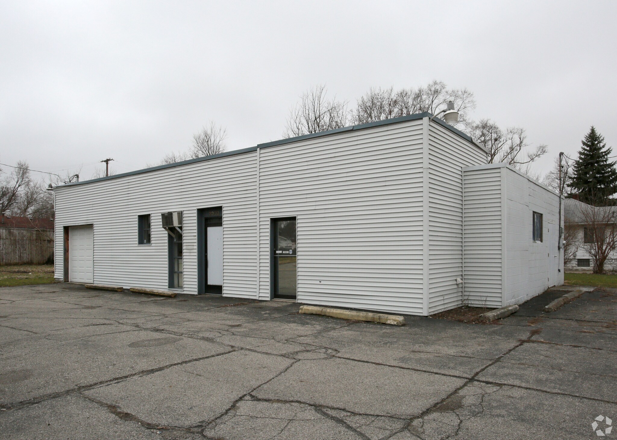 2902 Fenton Rd, Flint, MI for sale Primary Photo- Image 1 of 1