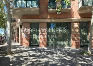 Office/Retail in Barcelona, Barcelona for lease Building Photo- Image 1 of 19