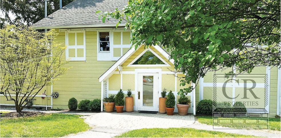 749 Dutchess Tpke, Poughkeepsie, NY for sale - Building Photo - Image 1 of 1